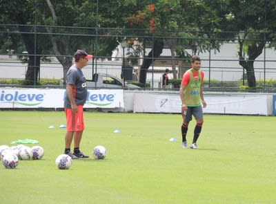 Ederson treina no time titular e vive expectativa de ser relacionado pelo Fla