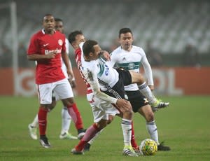 Números da 10ª rodada: Carlinhos é caçado; Alex Muralha honra apelido