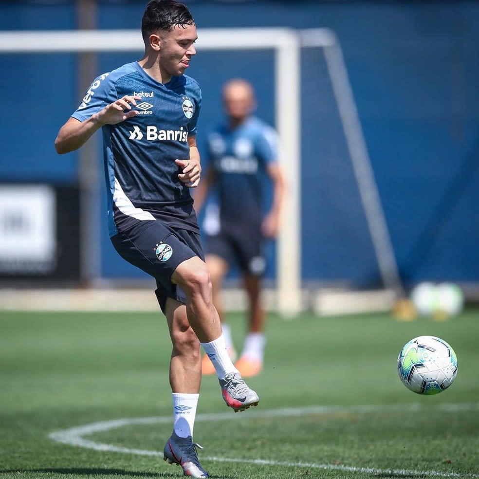 Grêmio preserva titulares, mas é forçado a usar Pepê para ter diferencial contra o Athletico