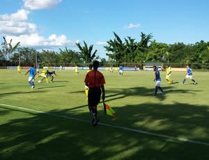 Depois de perder pênalti, Henrique faz gol da vitória do Cruzeiro sobre Minas