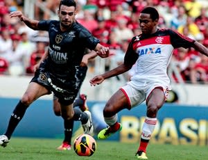 Bateu o cansaço: melhor do Fla no ano, Elias tem queda de rendimento