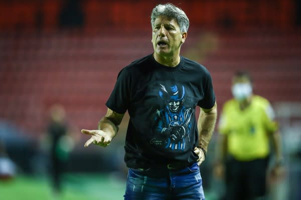 Renato sai satisfeito com reação do Grêmio com um a menos após expulsão: Grupo está cansado