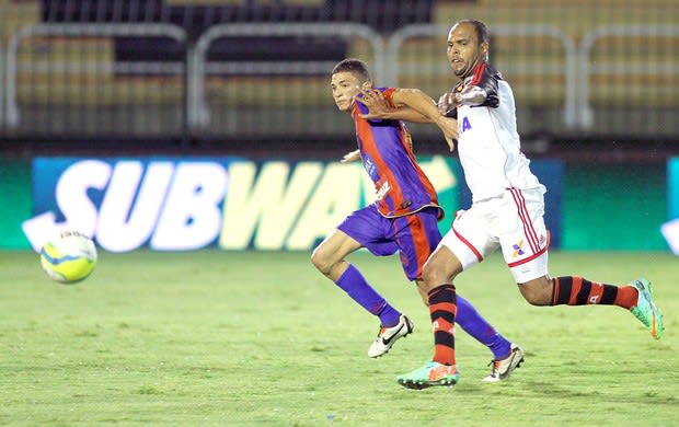 Flamengo vence Bonsucesso sem sustos diante de 375 pagantes