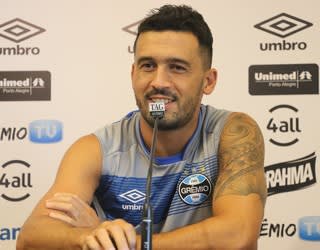 Edílson diz que pedidos por reforços são normais e elogia grupo do Grêmio