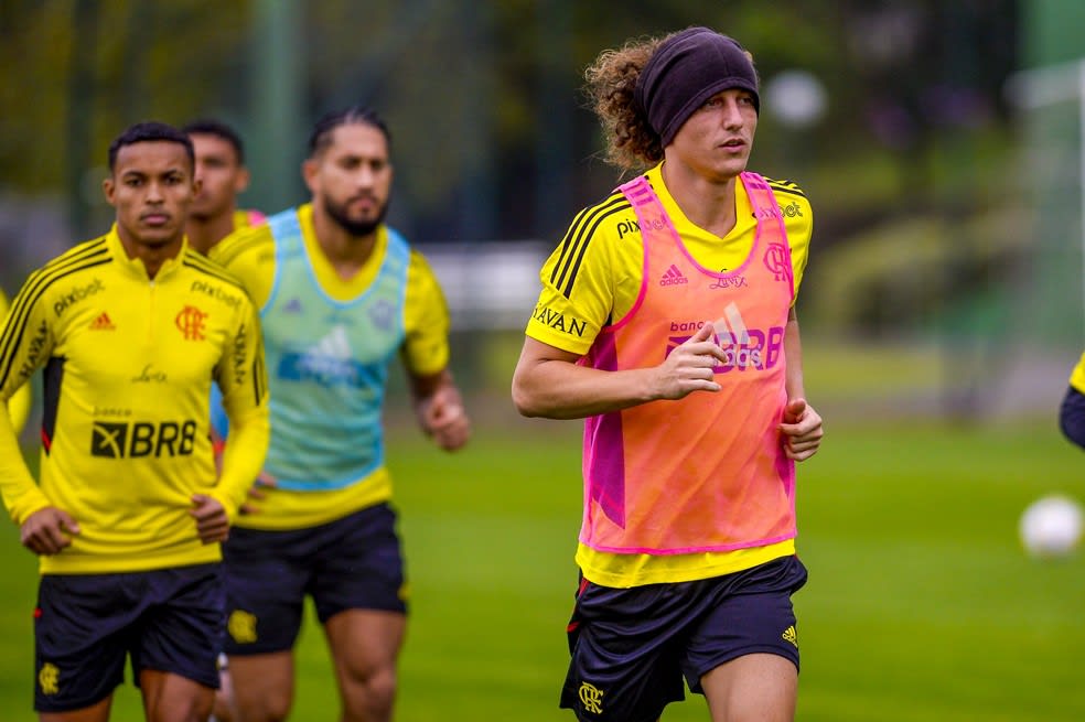 De olho no Juventude, David Luiz participa de treino do Flamengo; atacante é ausência