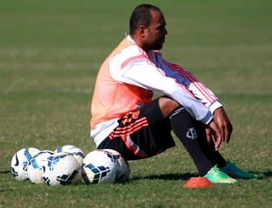 Liberado, Alecsandro depende de cuidados para atuar em jogo-treino