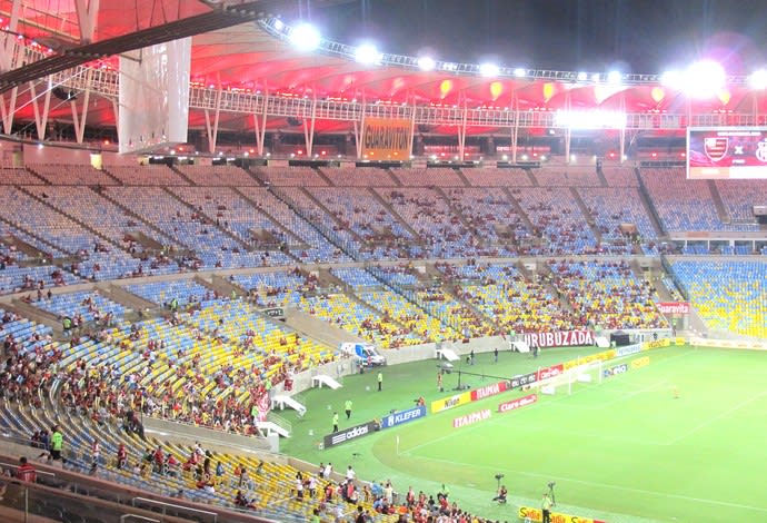 Jornalista critica média de torcida nos estádios: Não oferecemos serviço