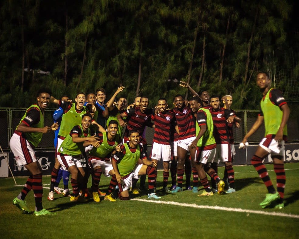 Flamengo tem ano histórico na base e bate recorde de títulos