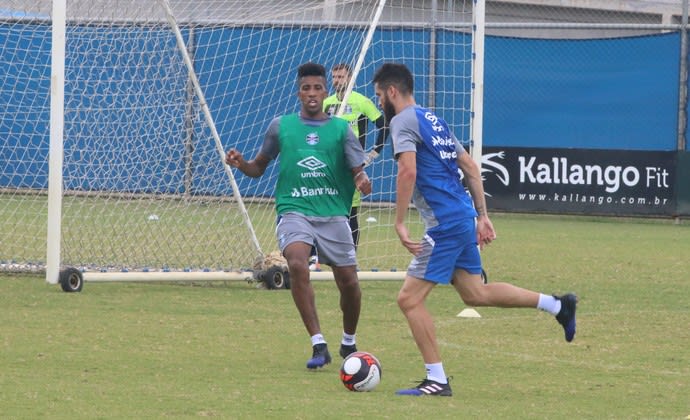 Grêmio faz treino intenso com bola sem Kannemann, Beto e Léo Moura