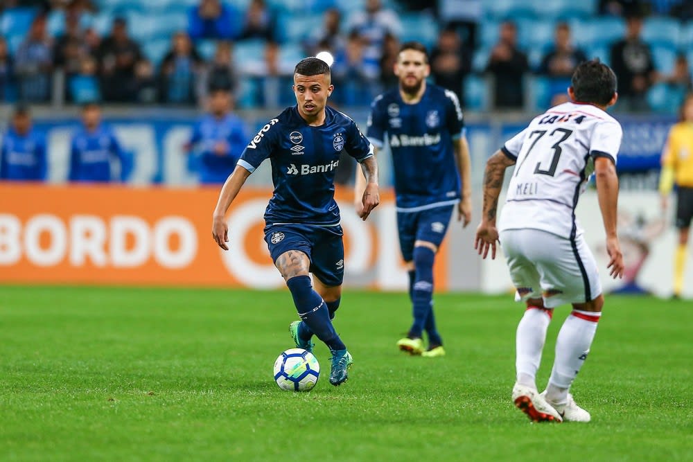 Clube ucraniano observa revelação do Grêmio e estuda investida em janeiro