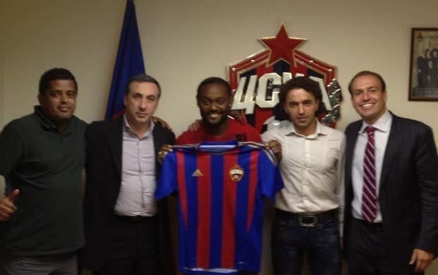 Vagner Love se apresenta ao CSKA e assina contrato por três temporadas