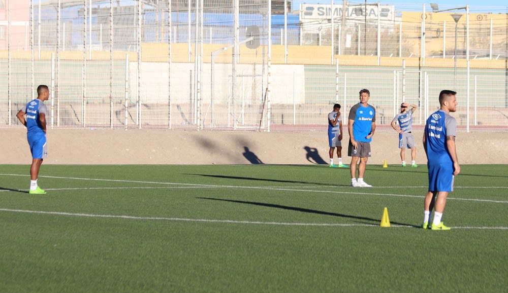 Renato indica retorno de Michel ao meio do Grêmio em primeiro treino no Chile