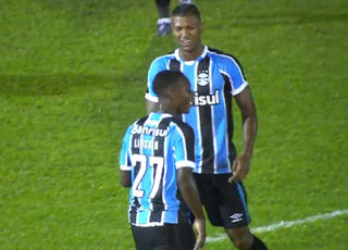 Walace volta ao Grêmio e aguenta bem o ritmo em 90 minutos de vitória