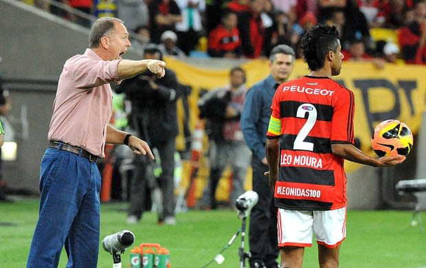 Mano Menezes elogia postura do Fla em ‘teste de frieza e maturidade’