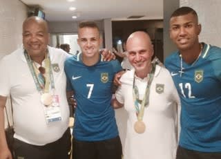 Grêmio se reforça com Luan e Walace e joga duro para manter dupla de ouro