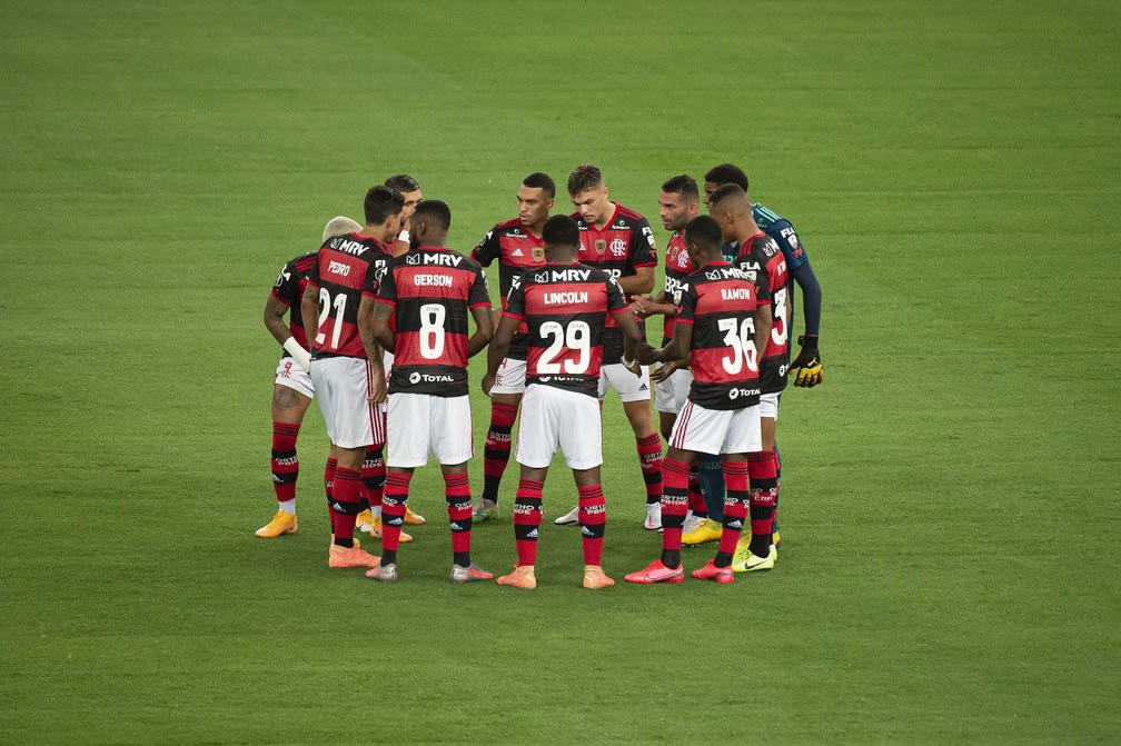 Saiba sobre o processo de transição que o Flamengo faz com jovens da base