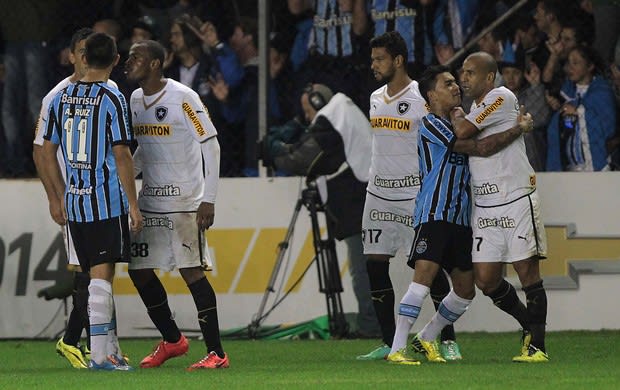 OFF - STJD julga nesta quarta Sheik, Edilson e André Bahia por confusões contra o Grêmio