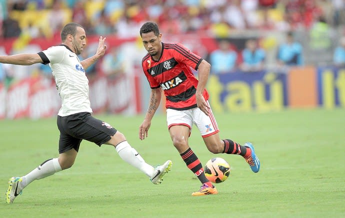 Vitória tranquiliza o Fla, e jogadores pensam no duelo contra Atlético-PR