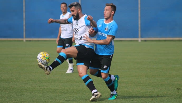 Douglas é o melhor no quesito "assistência" e centraliza gols do Grêmio na Copa do Brasil