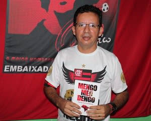 Livro relata relação de paixão entre time e torcedores do Flamengo