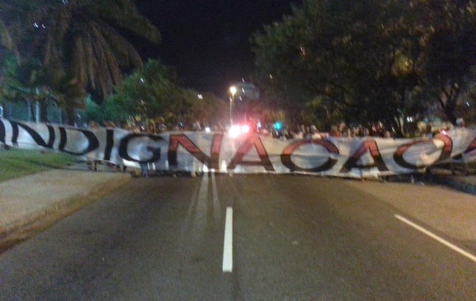 Torcedores do Fla voltam a protestar contra time e diretoria na Gávea