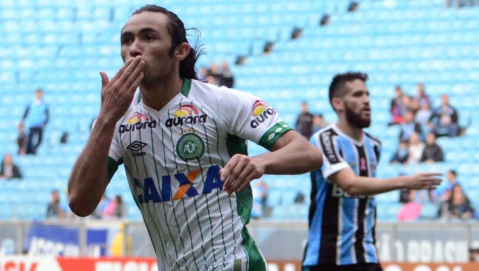 Pedra no sapato: Roger tenta primeiros pontos contra Chape pelo Grêmio