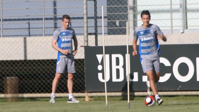 Em recuperação, Geromel faz treino com bola; Maicon corre no Grêmio