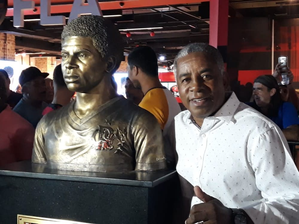 Marcado na história, Andrade é homenageado pelo Flamengo com busto na Gávea