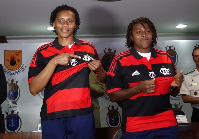 Com ex-jogadoras da Seleção, Flamengo apresenta time feminino