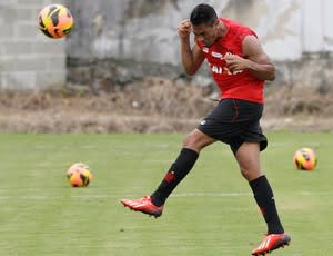 De olho na artilharia do Brasileiro, Hernane traça meta: 30 gols no ano