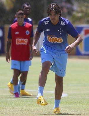 Cruzeiro treina sem Fábio e Moreno; boliviano é dúvida para pegar o Santos