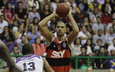 Quinteto Ideal do NBB 6 tem dupla do Fla e americano do Limeira