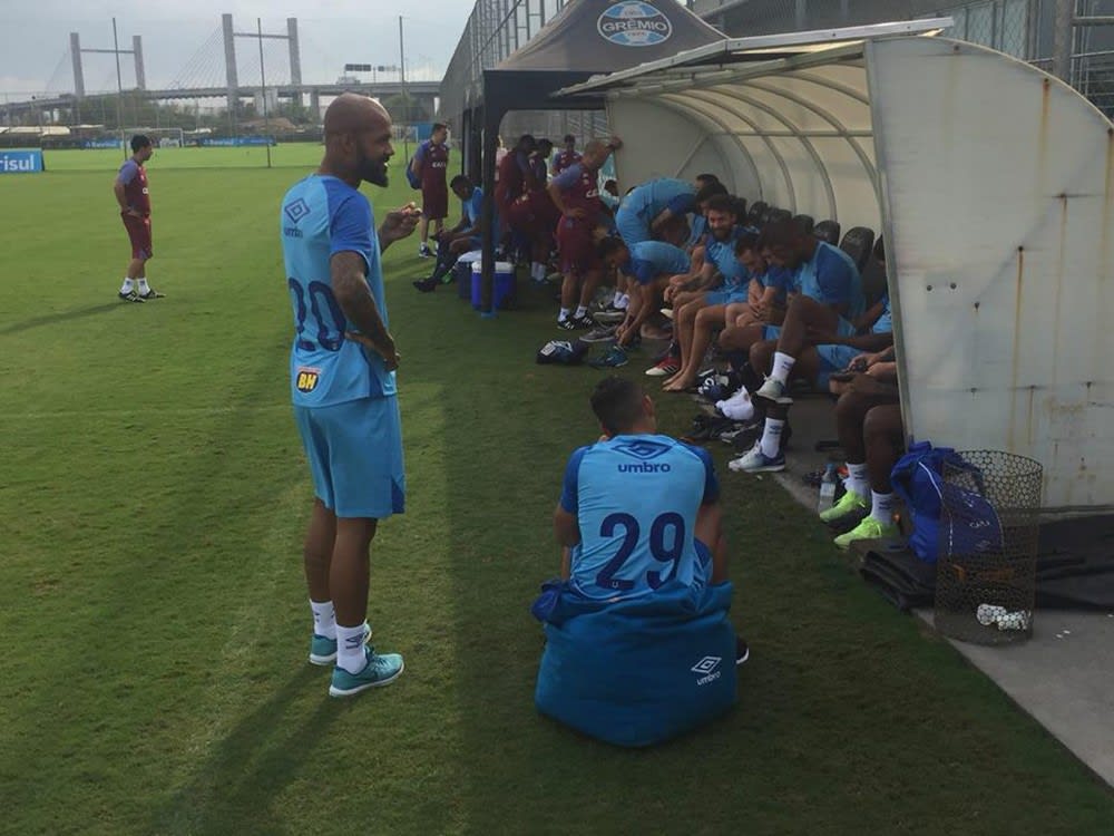 Após empate com Internacional, Cruzeiro faz treino fechado no CT do Grêmio