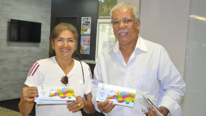 [COPA 2014]Fila longa e muitos ingressos à venda para os jogos da Copa em Cuiabá