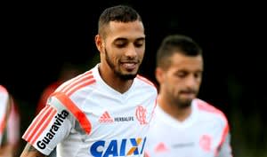 Curtinha: Paulinho chega a Curitiba e reforça Flamengo nesta quarta-feira