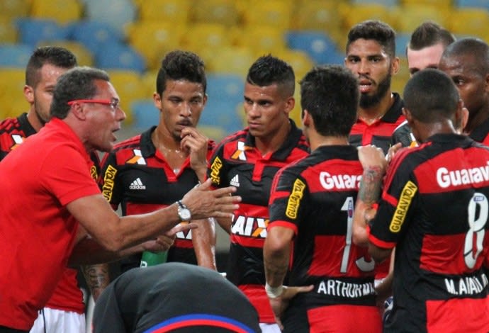 Wallace: Se não fosse Luxemburgo, Flamengo seria rebaixado em 2014