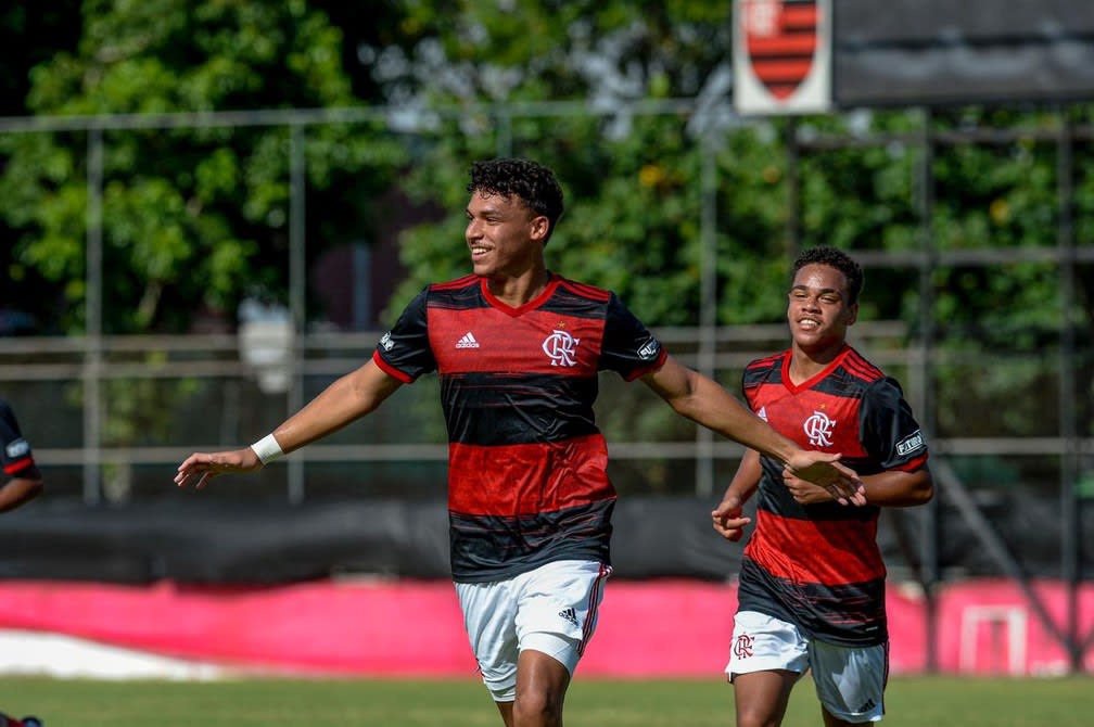 Camisa 10 do time sub-17 é arma do Flamengo contra o Flu na Copa do Brasil