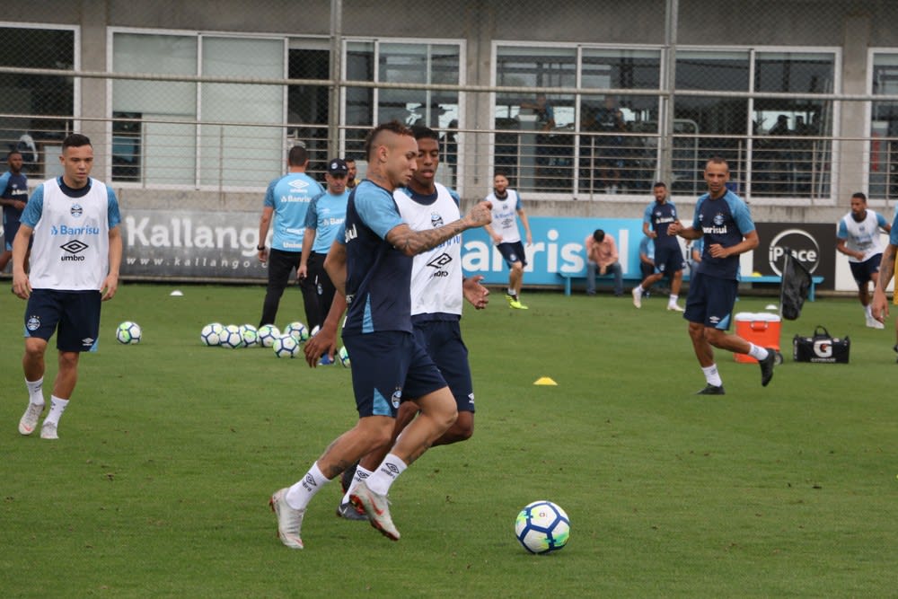 Everton treina com time reserva, mas deve ficar fora do jogo contra o Fluminense