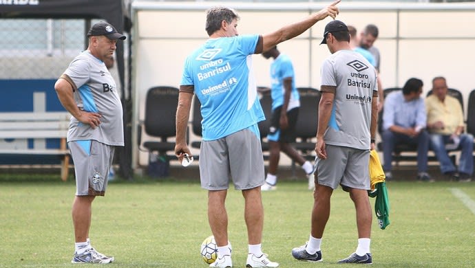 Grêmio preserva até auxiliar de jogo contra o Santa Cruz para estar inteiro para final da CB