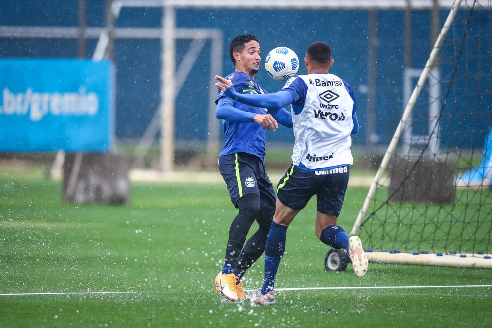 Felipão testa Grêmio com Jhonata Robert no lugar de Ferreira e retornos de Ruan e Cortez