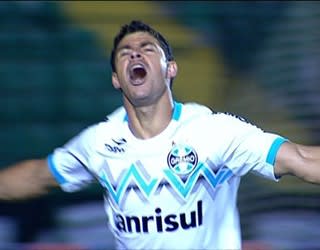 Série invicta, 7 a 1 e até título de Roger no Scarpelli viram alentos ao Grêmio