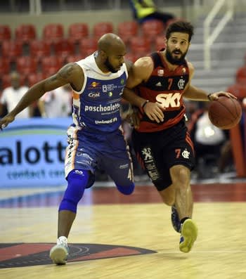 Flamengo atropela o Bauru e engata a sexta vitória consecutiva no NBB