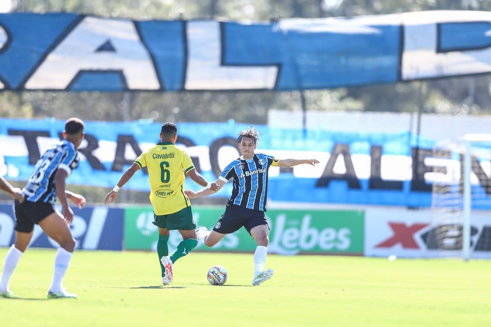 Geromel fala em imposição, mas admite Grêmio abaixo em tropeço: Isso influencia