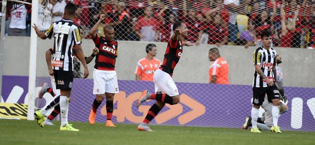 Alan Patrick acerta bela cobrança de falta e tem o gol mais bonito da rodada