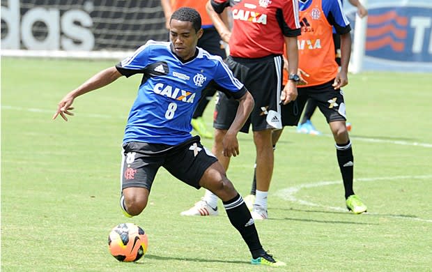 Flamengo faz proposta formal para ter Elias - veja detalhes