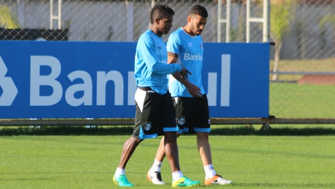 Com Bolaños, grupo do Grêmio faz treino físico após derrota para o Sport