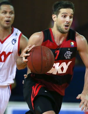 Termômetro do Fla, Laprovittola evolui na temporada e puxa time no NBB