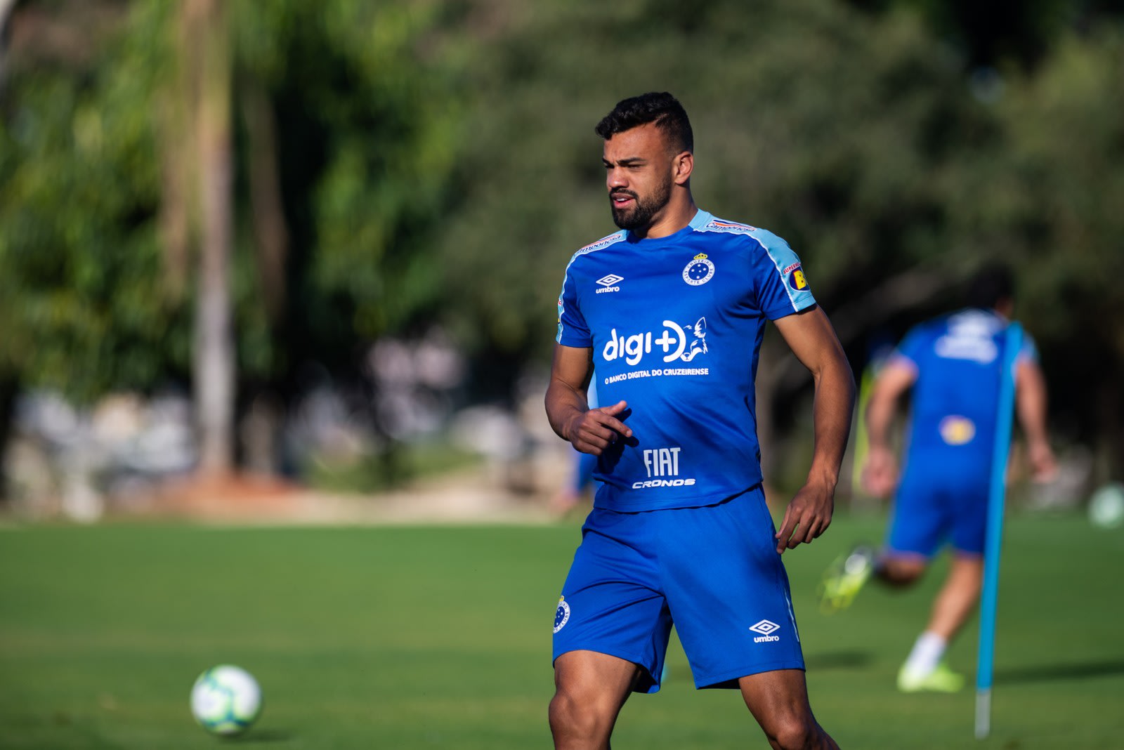 Zagueiro cruzeirense vive expectativa de seu primeiro clássico no Mineirão