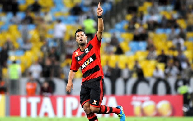 Curtinha: André Santos homenageia esposa após gol sobre o Botafogo