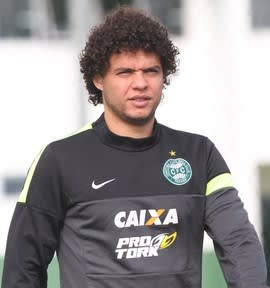 Lateral do Coritiba elege assistência contra o Fla como momento do ano